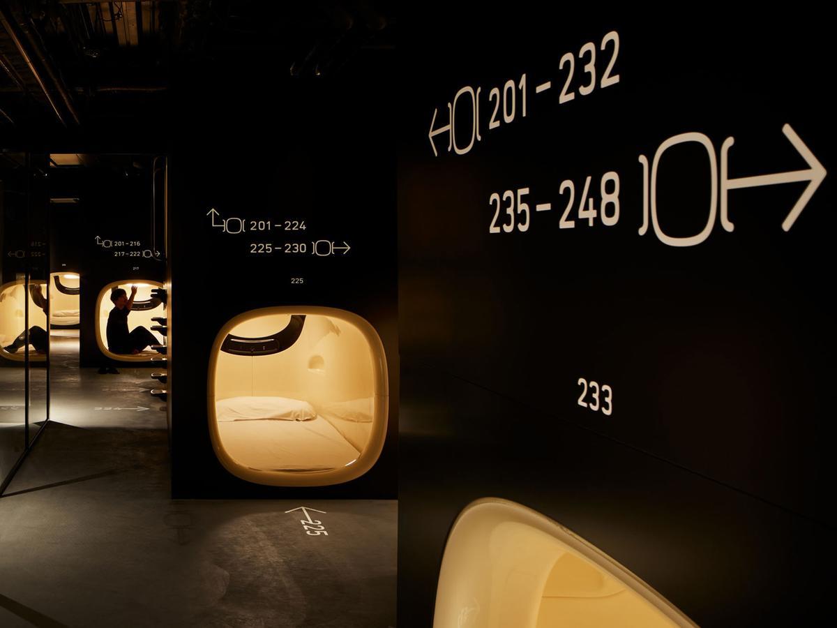 9H Nine Hours Akasaka Sleep Lab Токио Экстерьер фото
